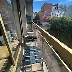 Entiry Apartment, Private In