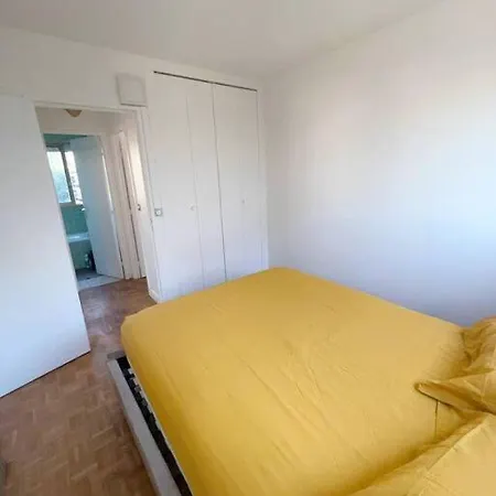 Apartment Entiry Apartment, Private In Paris