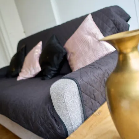 Entiry Apartment, Private In